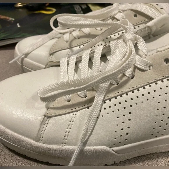 👟Le TIGRE Tompkins Sneaker - Women's  Size: 9.5  Color : White - Picture 7 of 12